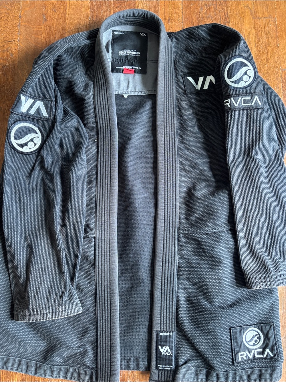 Shoyoroll x RVCA Black Brazilian Jiu-Jitsu Gi with Logo Patches size A2